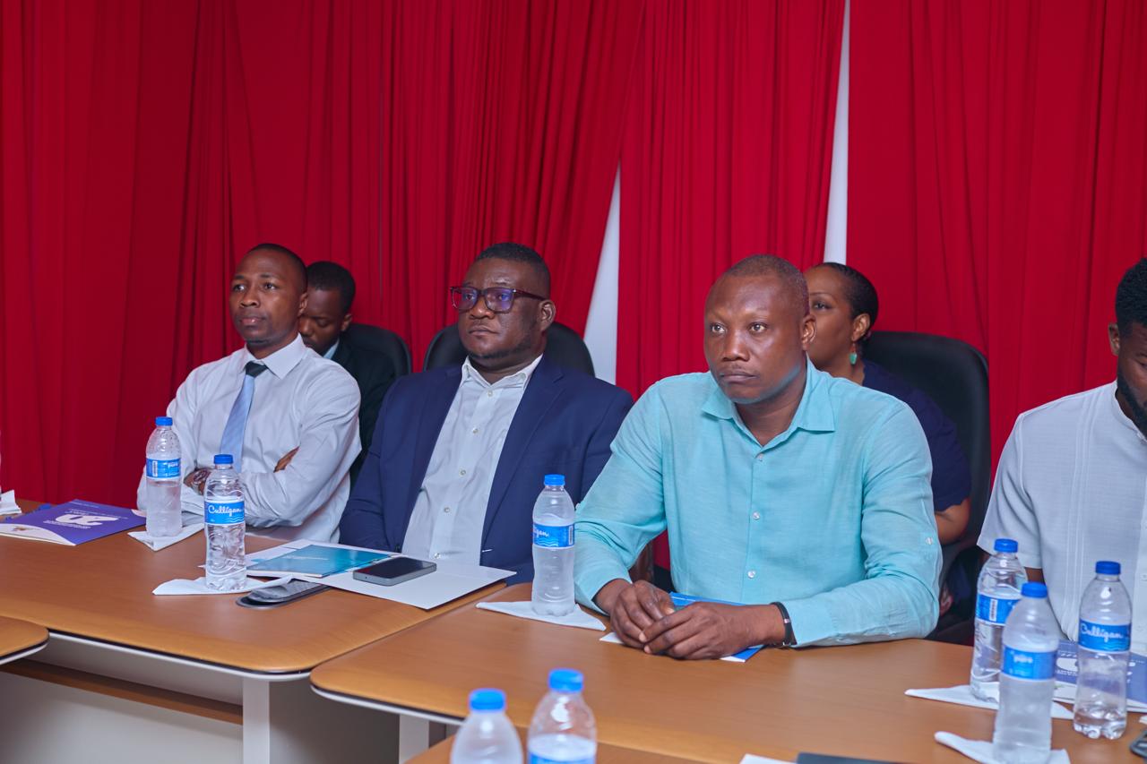  Formation spéciale des experts de la CII et cadres techniques associes du MEF.